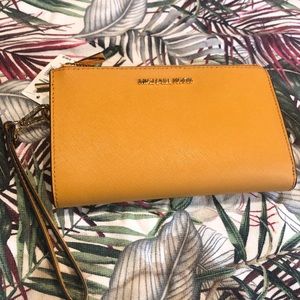 Michael Kors Jet Set travel wallet BRAND NEW WITH TAGS!